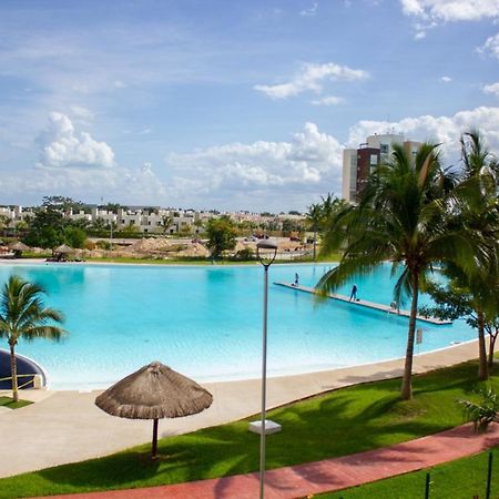 Departamento En Cancun Con 7 Albercas Tipo Playa Y Laguna Exterior foto