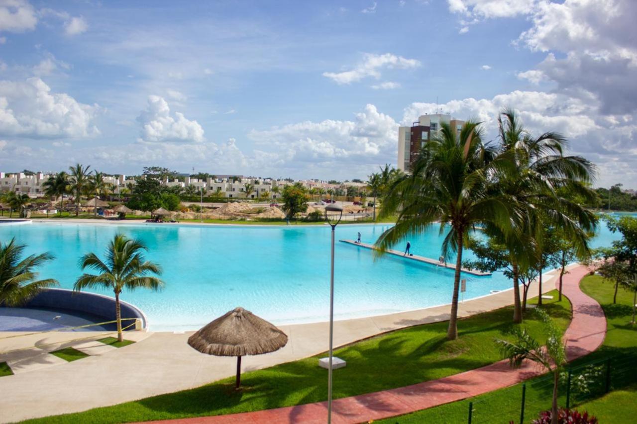 Departamento En Cancun Con 7 Albercas Tipo Playa Y Laguna Exterior foto