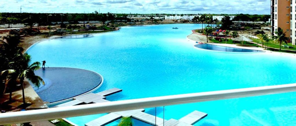 Departamento En Cancun Con 7 Albercas Tipo Playa Y Laguna Exterior foto