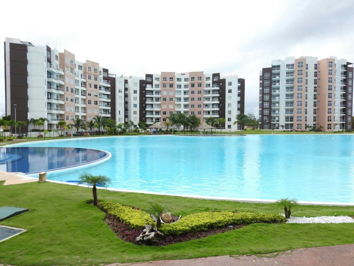 Departamento En Cancun Con 7 Albercas Tipo Playa Y Laguna Exterior foto