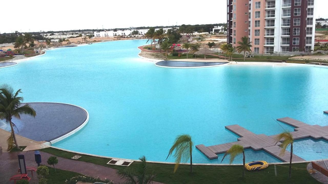 Departamento En Cancun Con 7 Albercas Tipo Playa Y Laguna Exterior foto